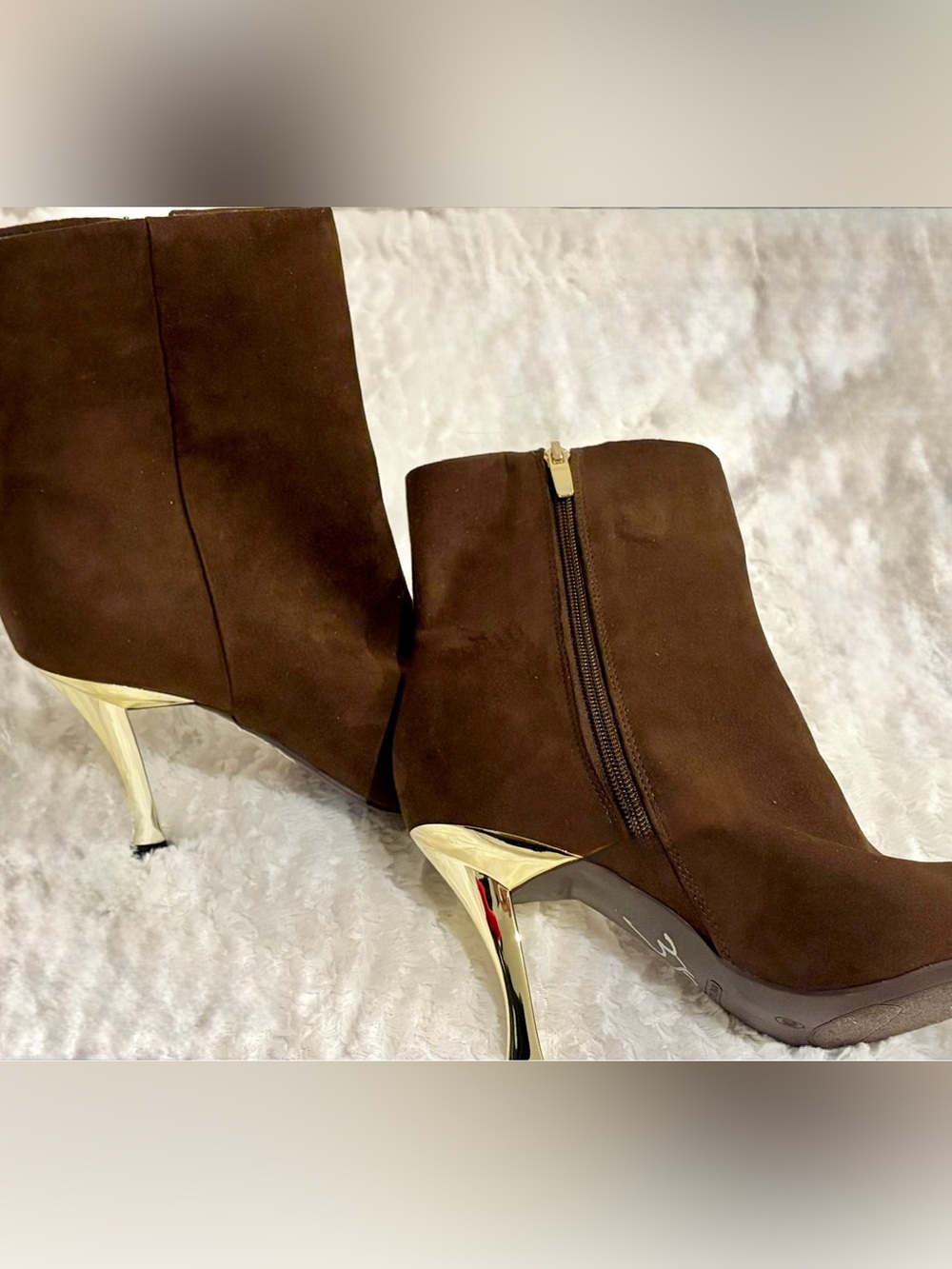 Women’s Nine West brown suede ankle boot  gold stiletto heel 10 M/ 38 NWOT